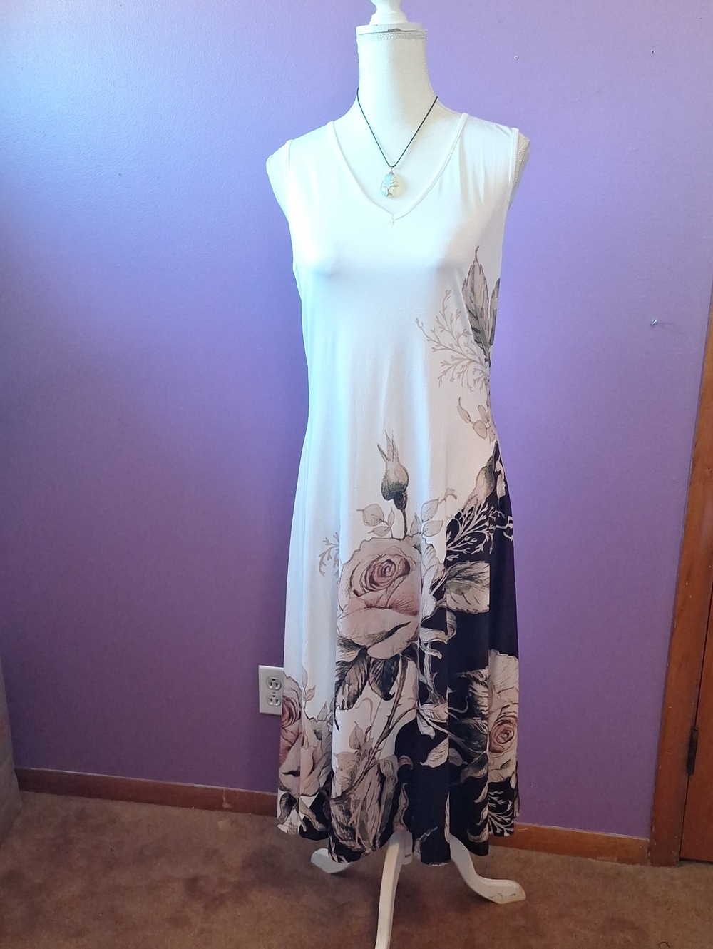 Sleeveless V-Neck Floral Maxi Dress in Ivory and Black Rose Print